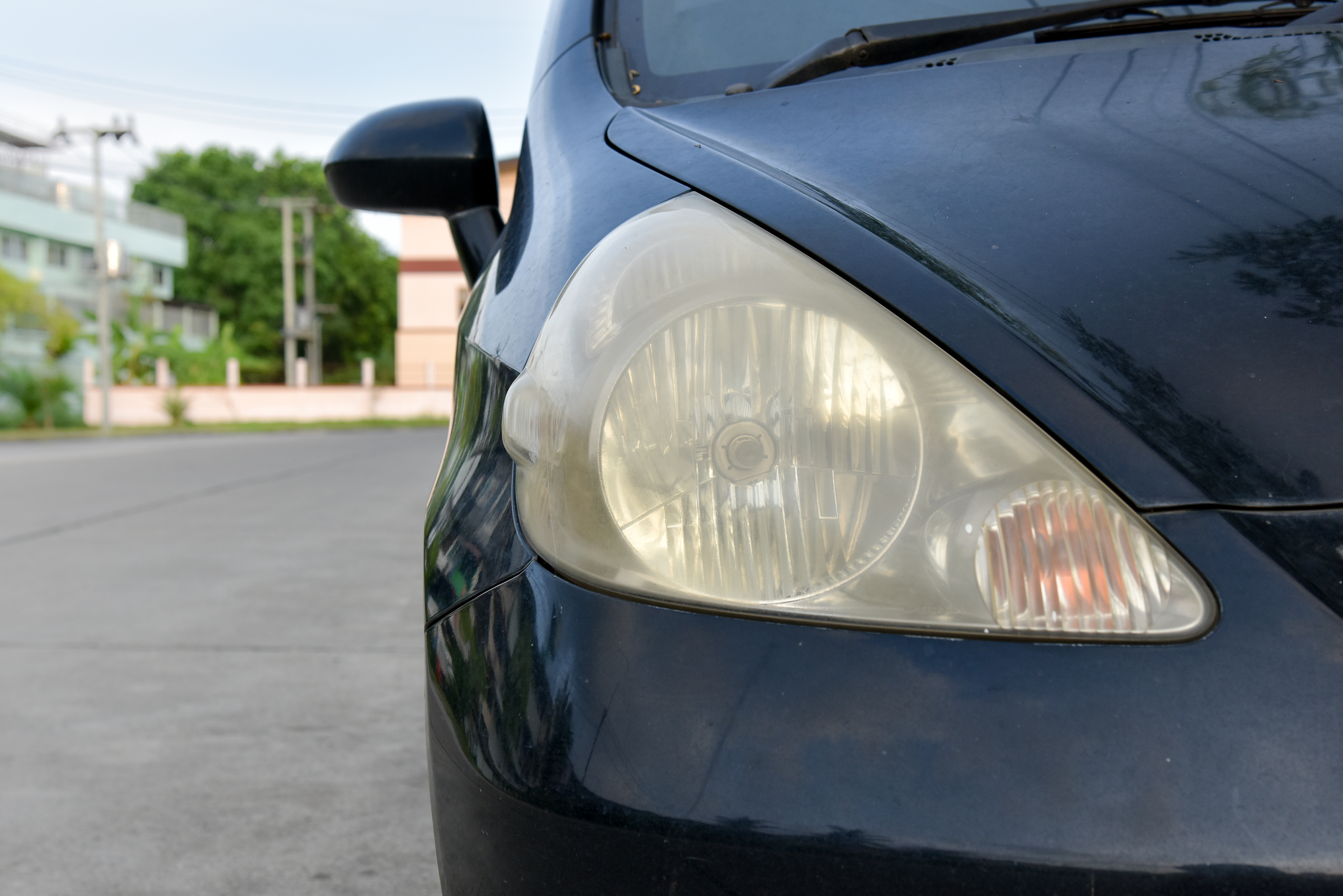 How to Clean Foggy Headlights: A Step-by-Step Guide for Crystal Clear Visibility